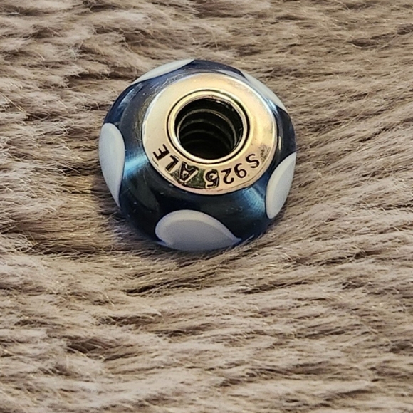 NEW Authentic Pandora Charm. Bundle to save on shipping costs! Please check ou - Picture 3 of 3